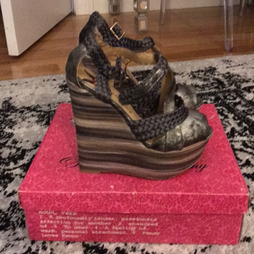 Wedge sandals